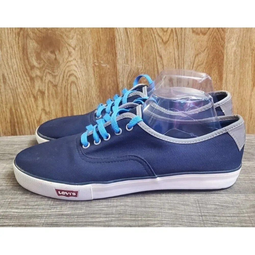 Levis levi canvas